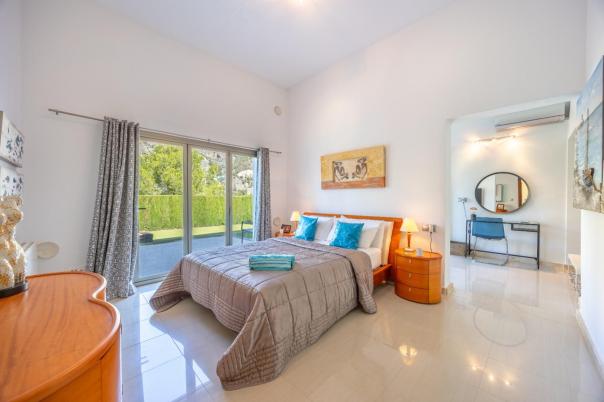 4 bed villa in Altea