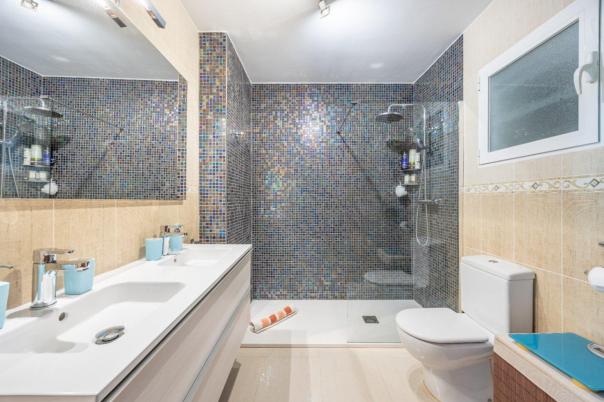 4 bed villa in Altea