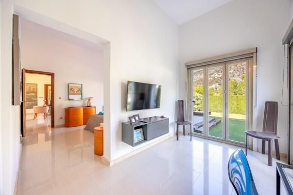 4 bed villa in Altea