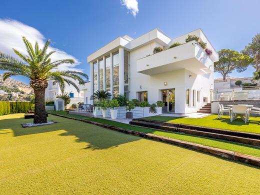 4 bed villa in Altea