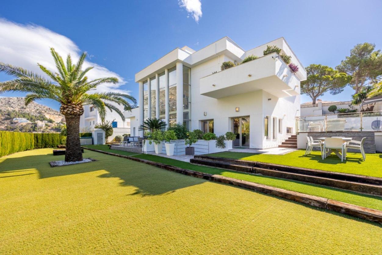 4 bed villa in Altea