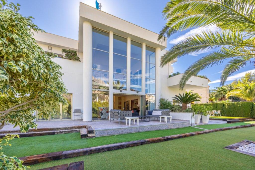 4 bed villa in Altea