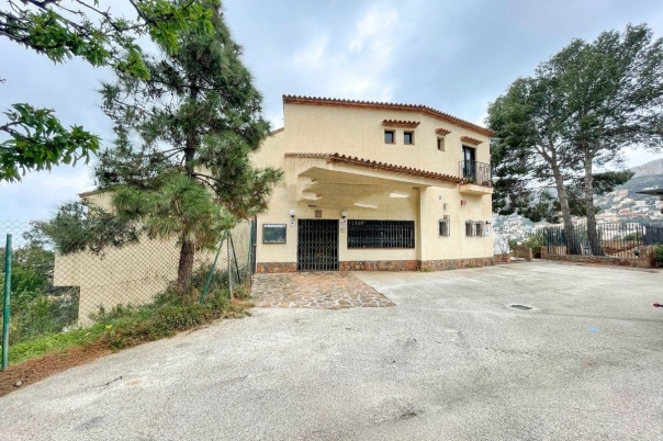 5 bed local comercial in Calpe / Calp