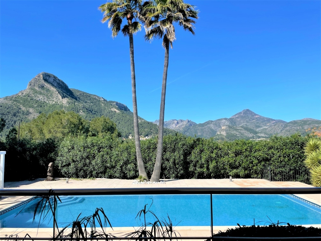 5 bed villa in Gandia