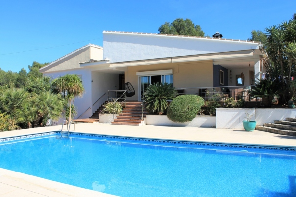 5 bed villa in Gandia