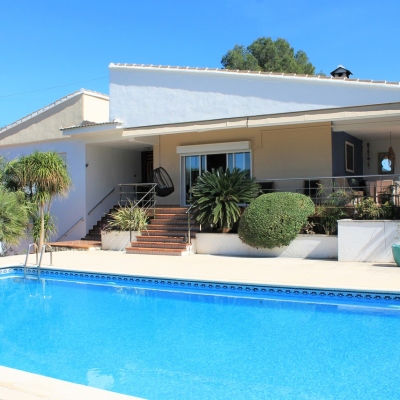 5 bed villa in Gandia