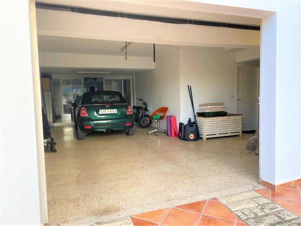 5 bed villa in Gandia
