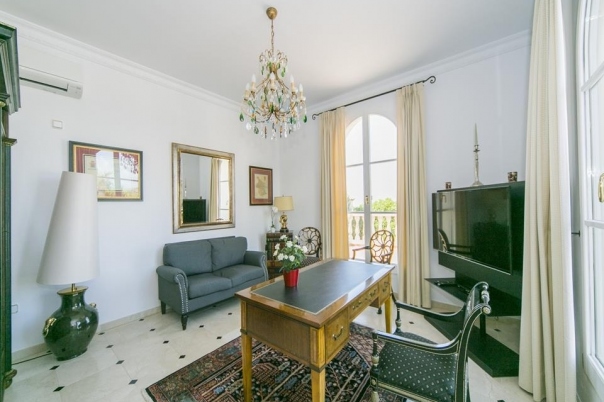 5 bed villa in Denia
