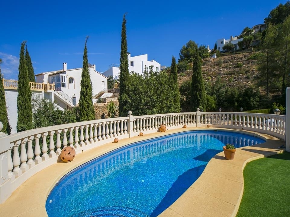5 bed villa in Denia