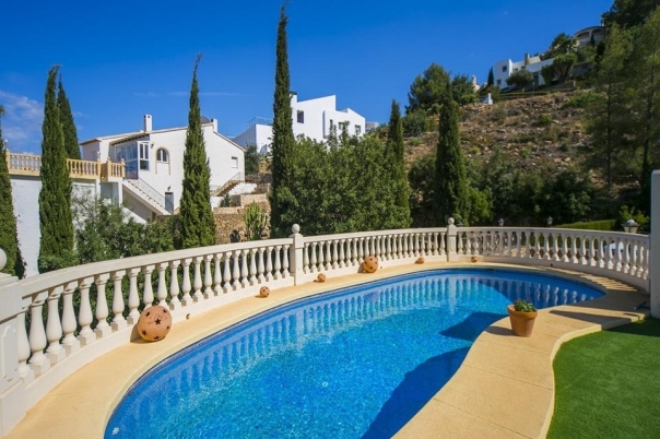 5 bed villa in Denia