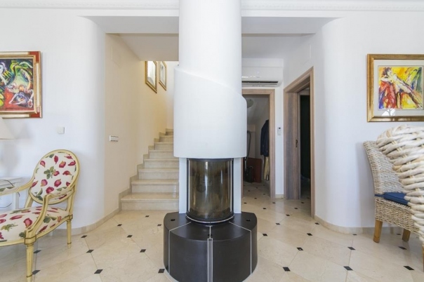 5 bed villa in Denia