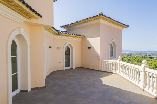 5 bed villa in Denia