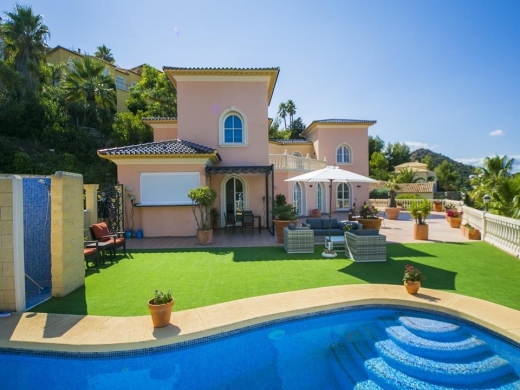 5 bed villa in Denia