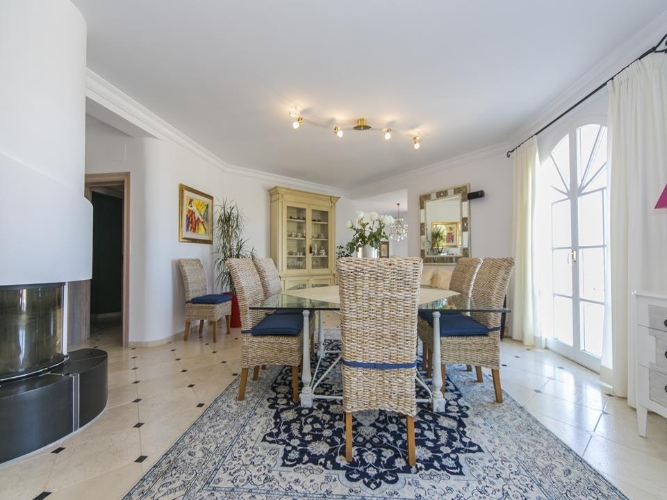 5 bed villa in Denia
