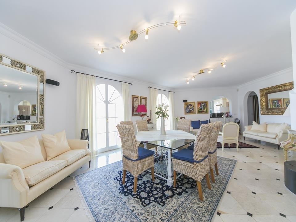 5 bed villa in Denia