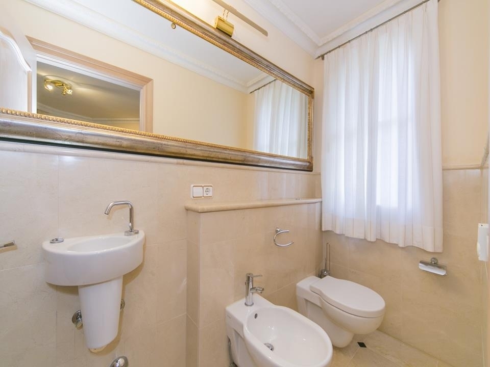 5 bed villa in Denia