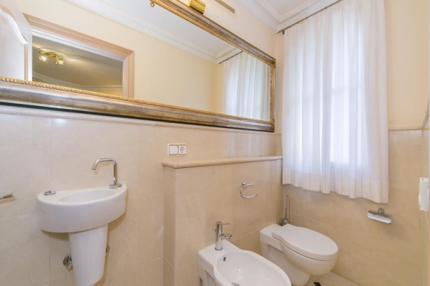 5 bed villa in Denia