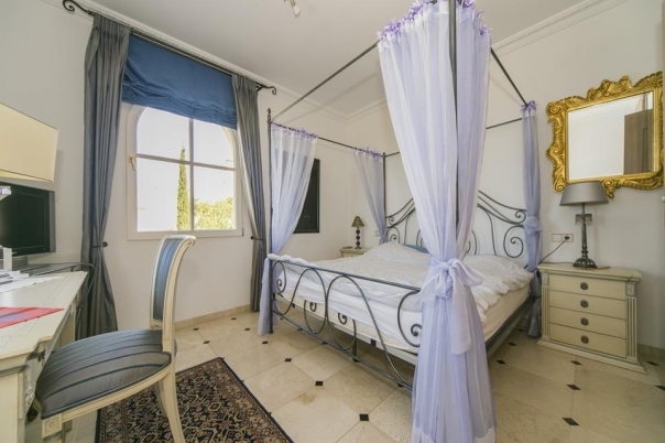 5 bed villa in Denia
