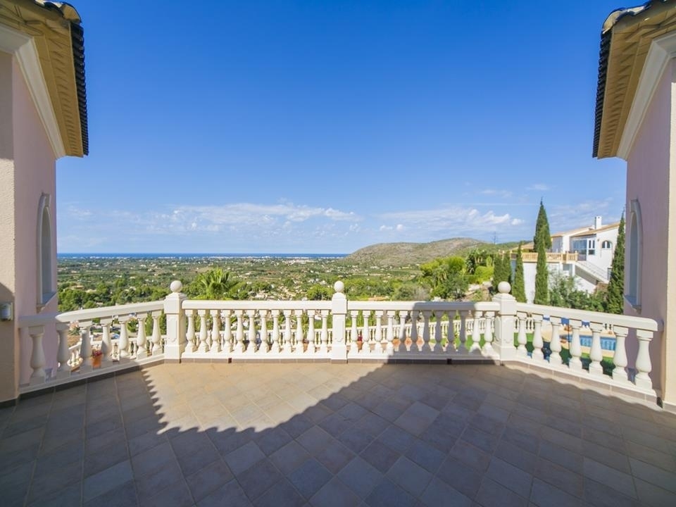 5 bed villa in Denia