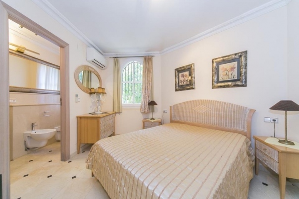 5 bed villa in Denia