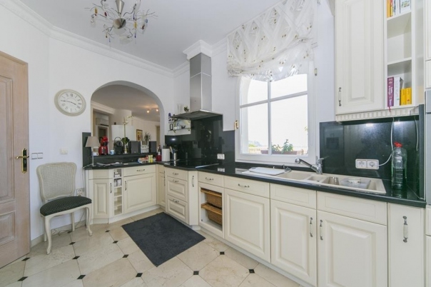 5 bed villa in Denia