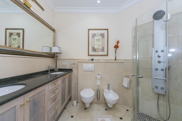 5 bed villa in Denia
