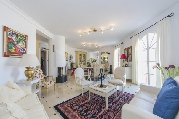 5 bed villa in Denia