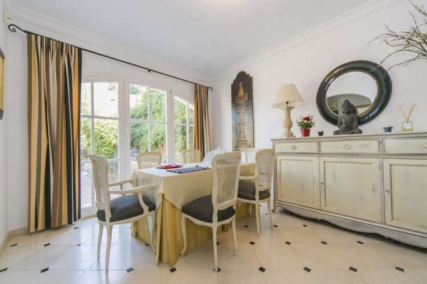 5 bed villa in Denia