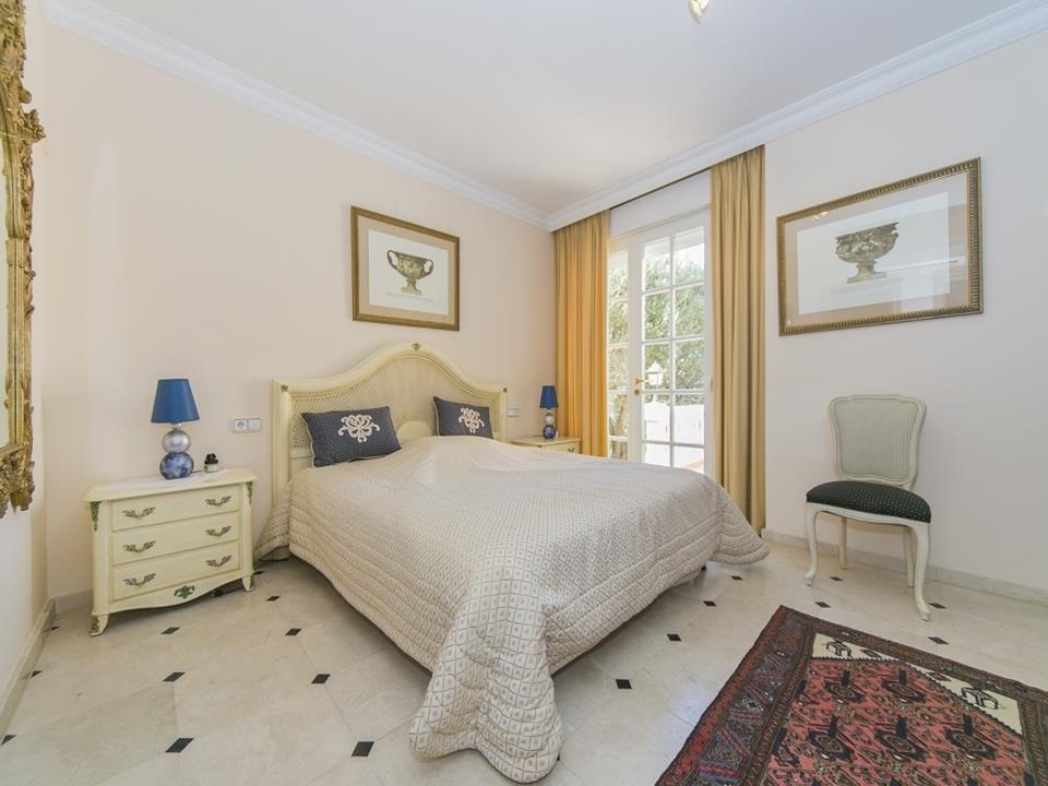 5 bed villa in Denia
