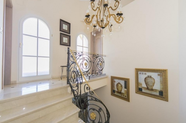 5 bed villa in Denia