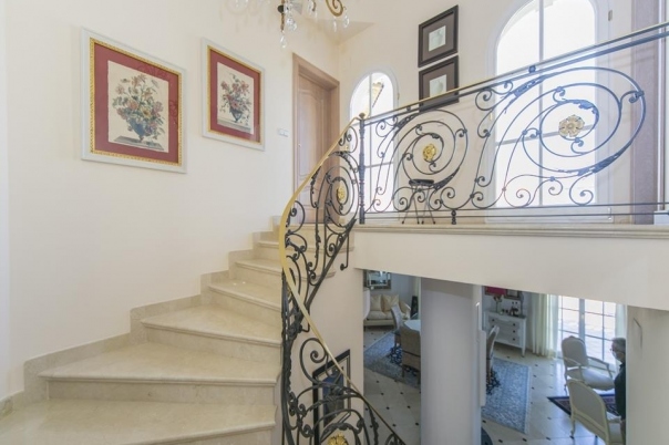 5 bed villa in Denia
