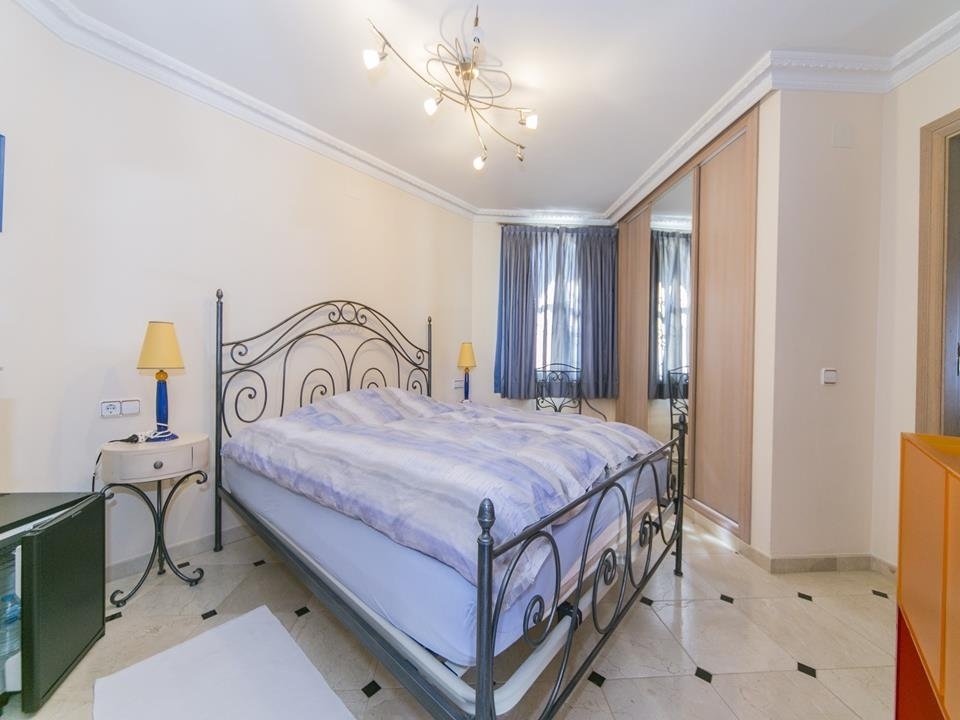5 bed villa in Denia