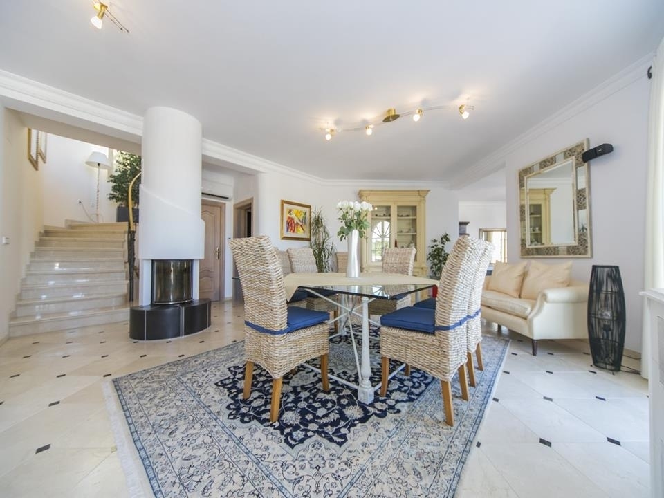5 bed villa in Denia