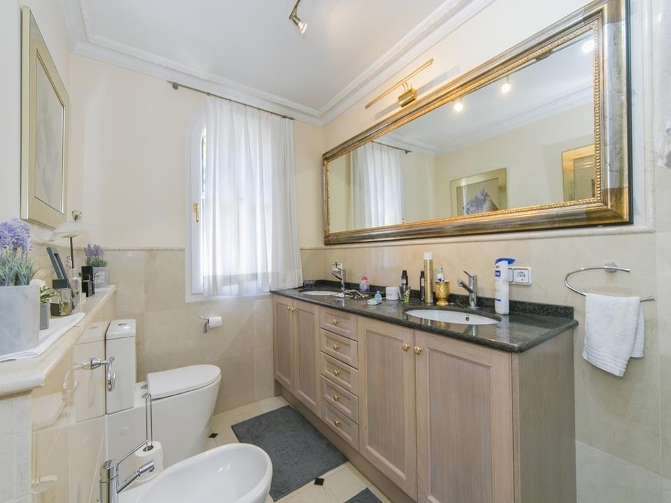 5 bed villa in Denia