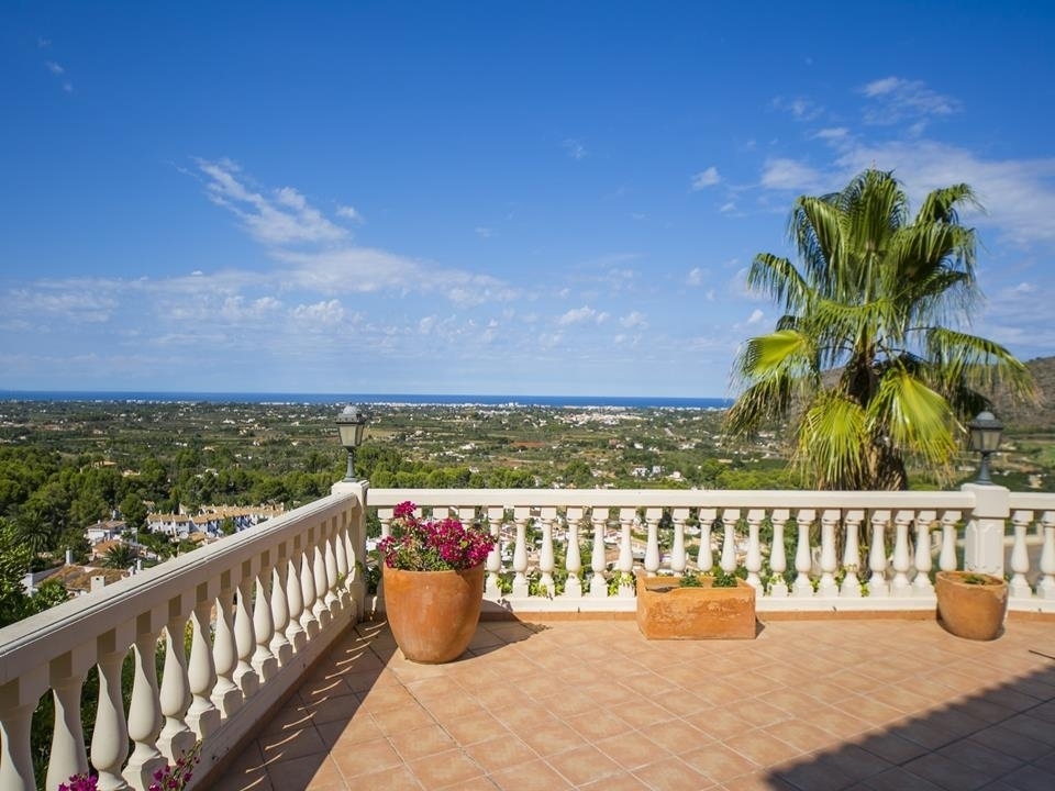 5 bed villa in Denia