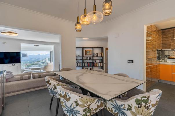 5 bed villa in Altea