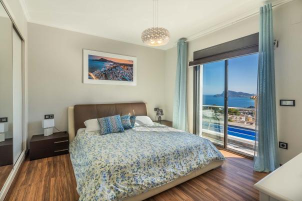 5 bed villa in Altea