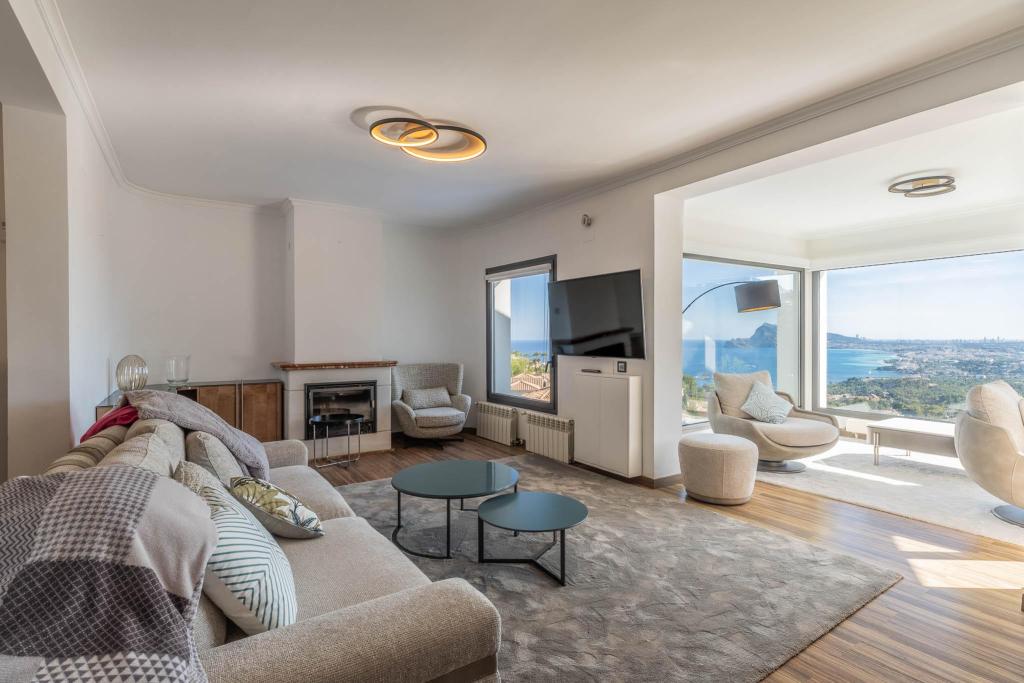 5 bed villa in Altea