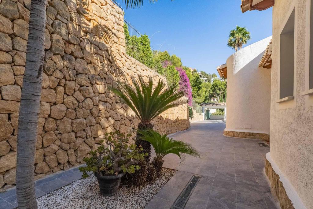 5 bed villa in Altea