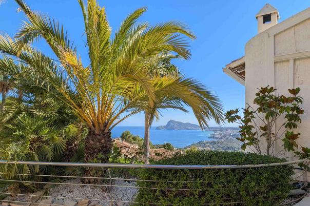 5 bed villa in Altea