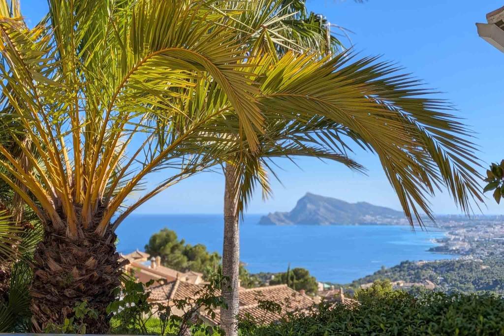 5 bed villa in Altea