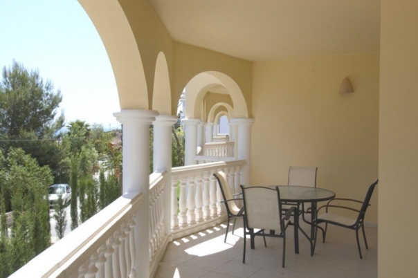 2 bed apartment in Benissa