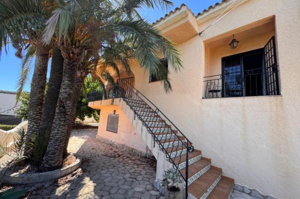 3 bed villa in Moraira