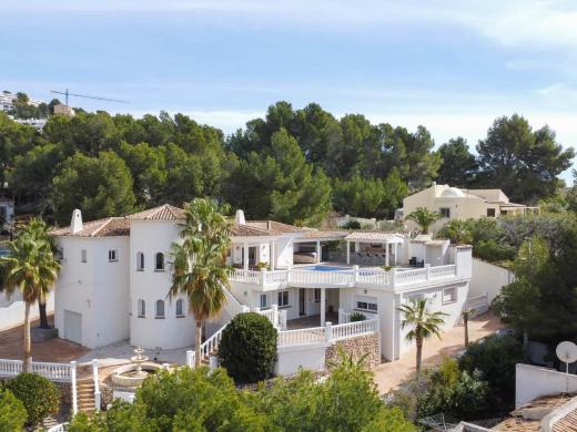 4 bed villa in Altea