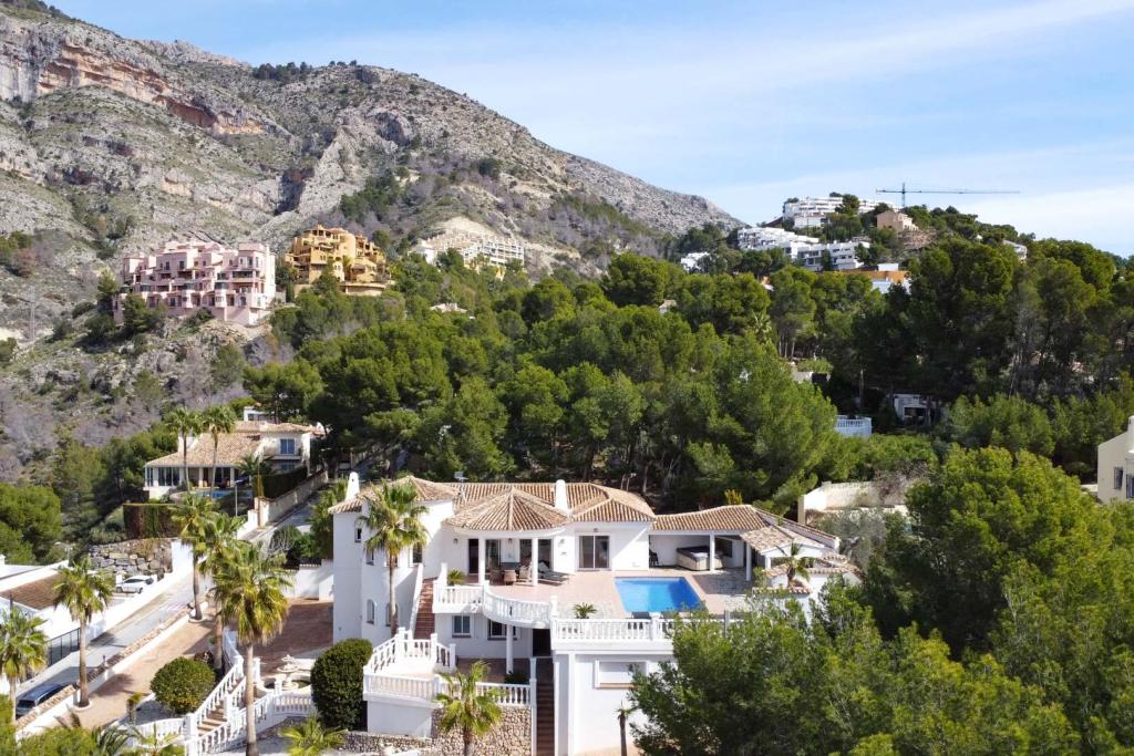 4 bed villa in Altea