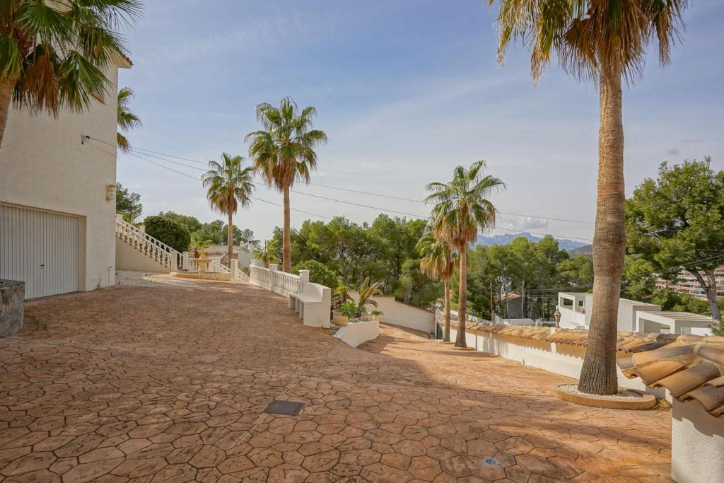 4 bed villa in Altea