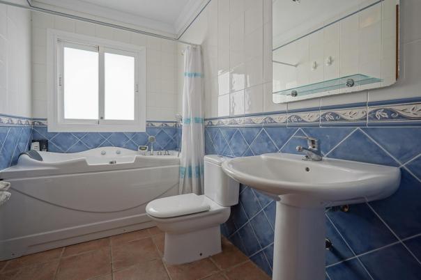 4 bed villa in Altea