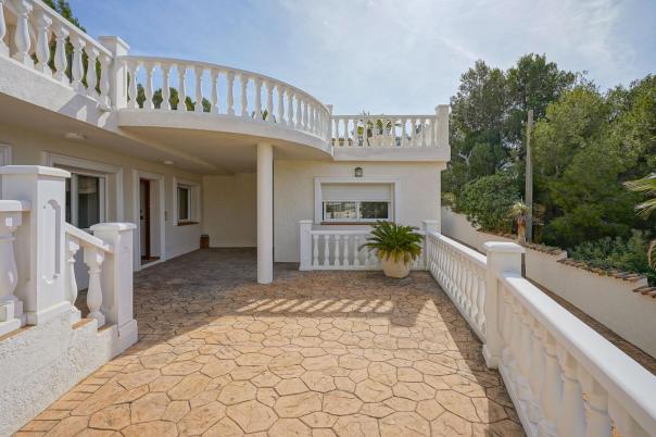 4 bed villa in Altea