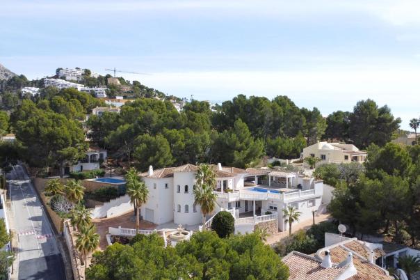 4 bed villa in Altea