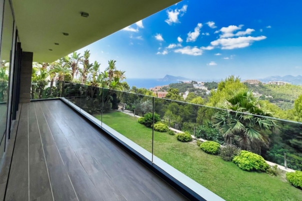 4 bed villa in Altea
